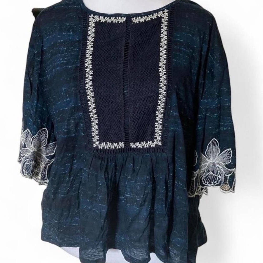 Pilcro by Anthropologie Blue Floral Embroidered Blouse size XS - Picture 2 of 8